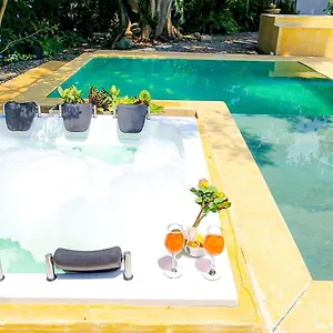 Сasa de vacaciones Luxury In Aguacatala, Medellín