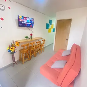 Apartamento 22 3 Con Balcon En Laureles Estadio, Medellín