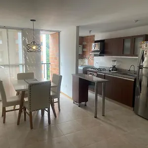 Apartamento Apartamento 70m2 Ubicacion Estrategica Cerca Al Poblado 3020, Medellín